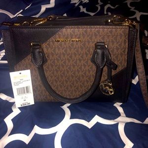 New Michael Kor’s Crossbody/ Handbag